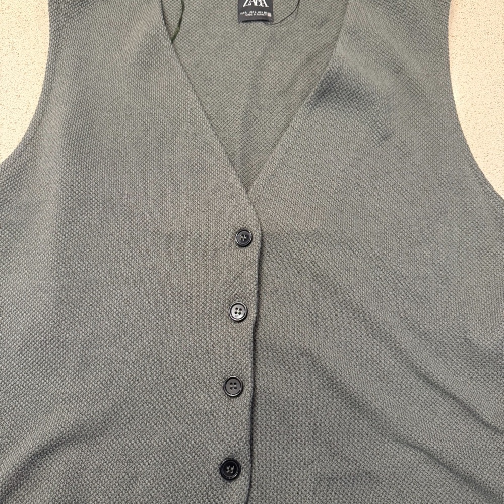 Zara Green Buttoned Vest/Tank top